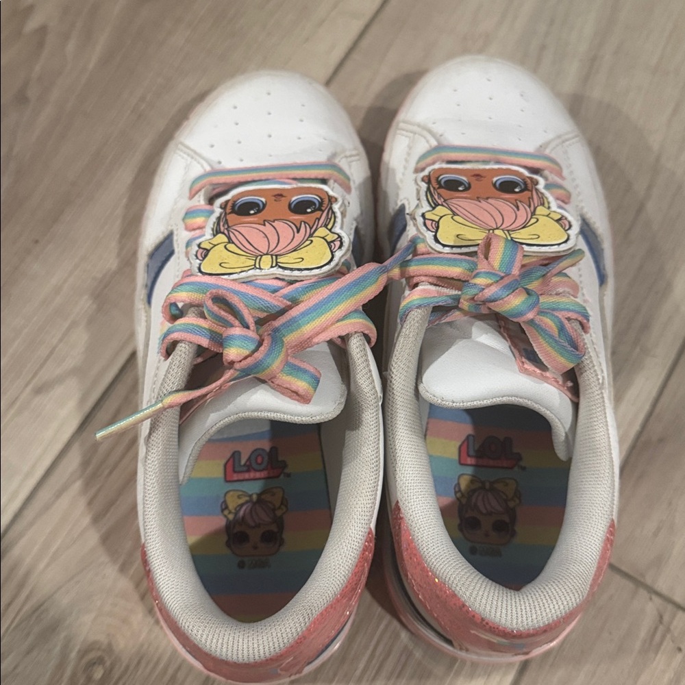 Girls LOL x Puma Sneakers - Picture 5 of 7